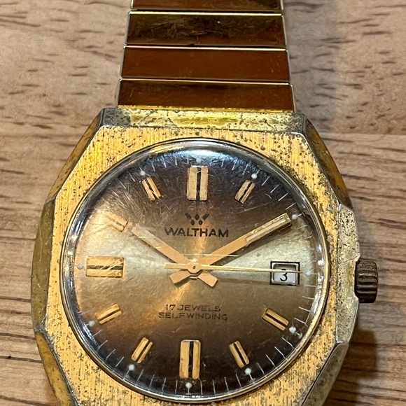 Runs Vtg 70's Waltham Men's Automatic Self-winding Watch 7 Jewels Gold Day Date - Picture 2 of 4